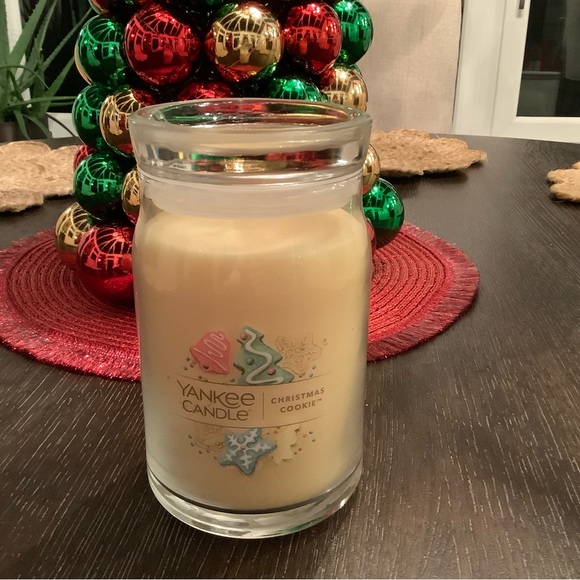 Yankee Candle “Christmas Cookie”